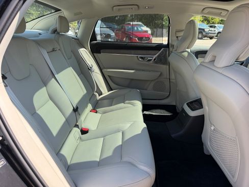 Certified 2024 Volvo S90 T8 Ultimate AWD/4WD image 12
