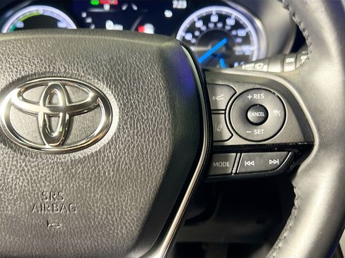 Used 2023 Toyota Venza Nightshade AWD/4WD image 19