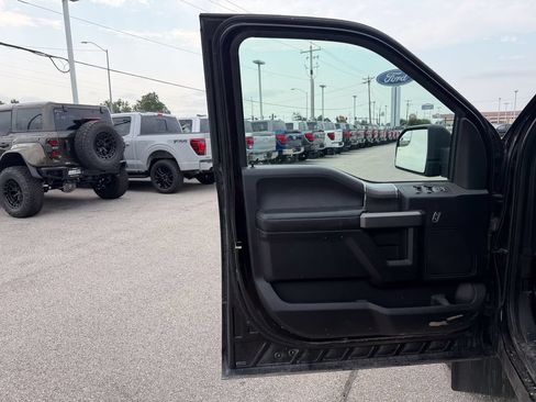 Used 2016 Ford F150 XLT w/ Equipment Group 302A Luxury AWD/4WD image 11