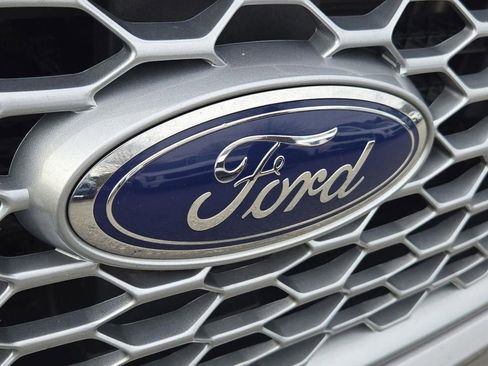 Used 2023 Ford Edge SEL image 4