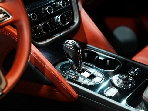 Used 2022 Bentley Bentayga Speed image 29