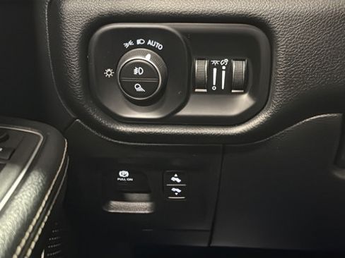 Used 2022 RAM 1500 Laramie w/ Trailer Tow Group AWD/4WD image 29