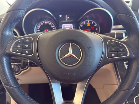 Used 2017 Mercedes-Benz GLC 300 image 12