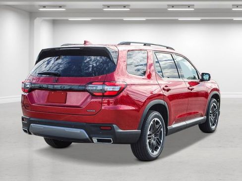 New 2026 Honda Pilot Touring image 2