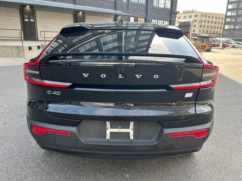 Certified 2022 Volvo C40 P8 Recharge Ultimate image 11