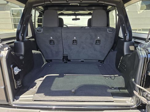 Certified 2022 Jeep Wrangler Unlimited Sport image 28
