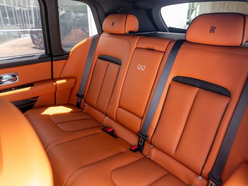 Certified 2025 Rolls-Royce Cullinan Black Badge w/ Leather Finishing Pack AWD/4WD image 39