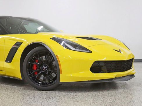 Used 2015 Chevrolet Corvette Z06 w/ 2LZ Preferred Equipment Group image 2