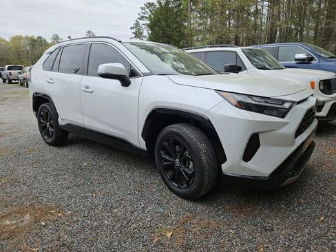 Used 2023 Toyota RAV4 SE w/ Convenience Package image 5