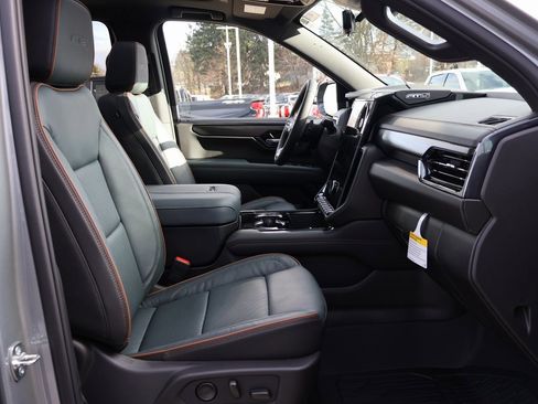 New 2026 GMC Yukon XL AT4 w/ AT4 Premium Package image 44