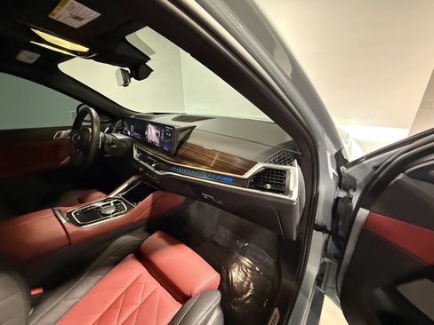 Used 2025 BMW X6 xDrive40i w/ Premium Package AWD/4WD image 38