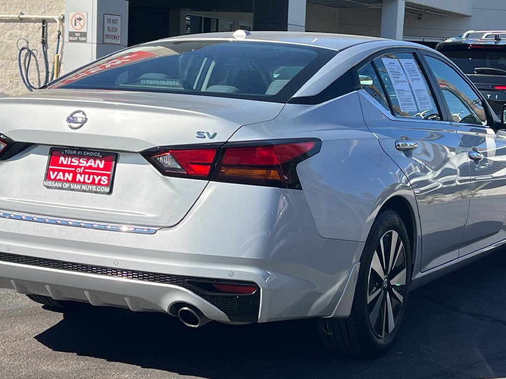 Used 2021 Nissan Altima 2.5 SV w/ SV Premium Package FWD image 8