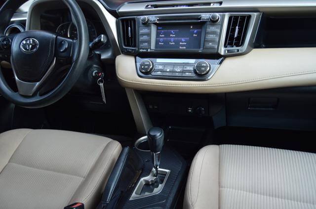 Used 2014 Toyota RAV4 XLE AWD/4WD image 19