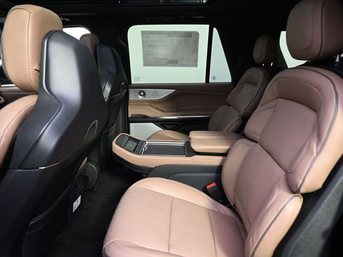New 2026 Lincoln Navigator L Black Label AWD/4WD image 21