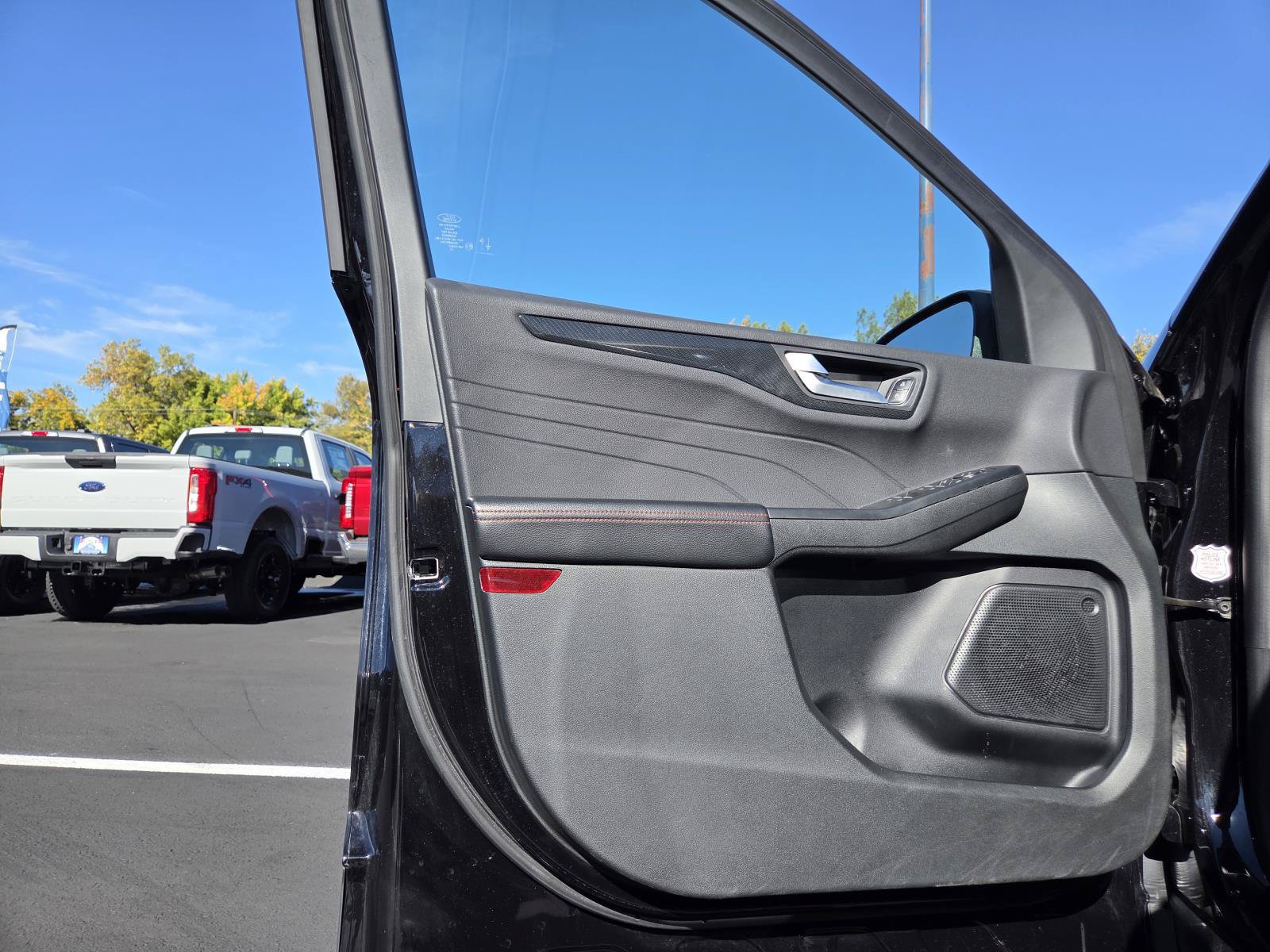 Used 2025 Ford Escape ST-Line AWD/4WD image 12