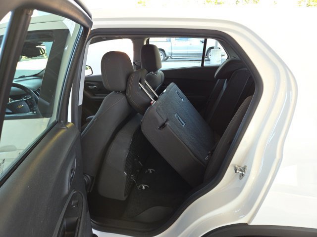 Used 2017 Chevrolet Trax LS FWD image 39