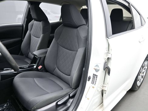 Used 2022 Toyota Corolla LE FWD image 11