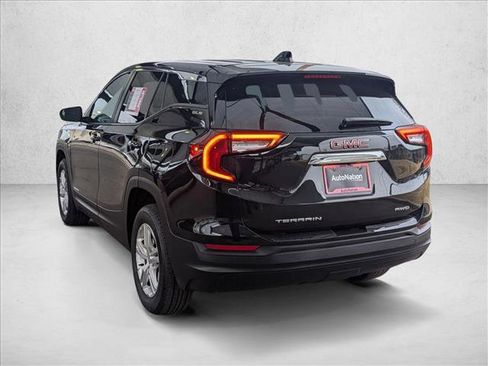 Used 2024 GMC Terrain SLE image 7