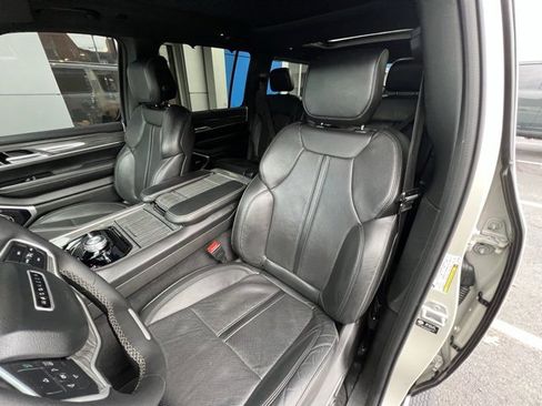 Used 2022 Jeep Wagoneer Series II w/ Convenience Group I image 10