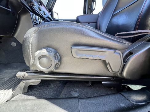 Used 2022 Jeep Wrangler Unlimited Rubicon w/ Steel Bumper Group AWD/4WD image 30