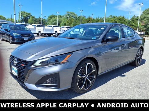 Used 2024 Nissan Altima 2.5 SR w/ SR Premium Package FWD image 7