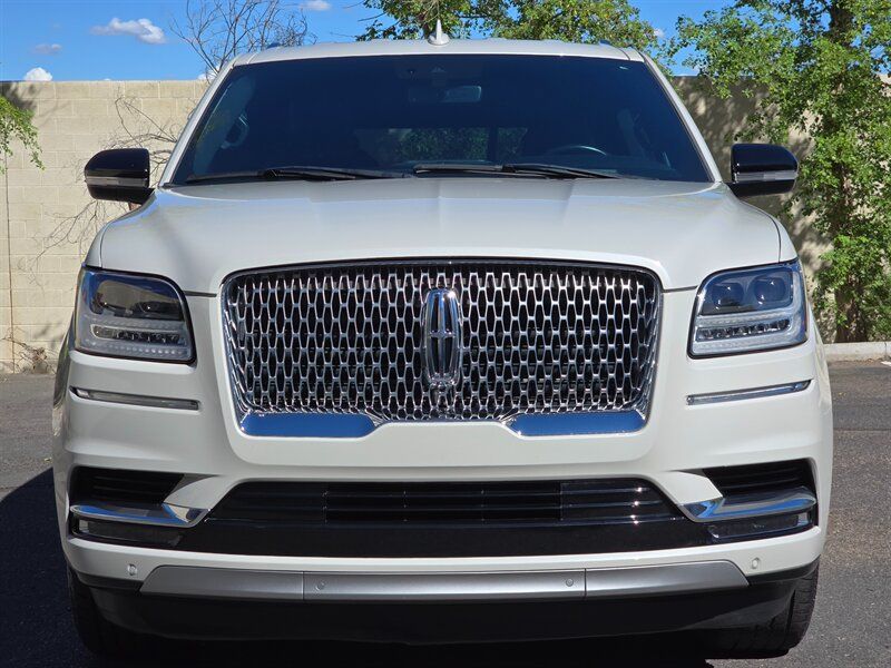 Used 2021 Lincoln Navigator 4WD image 4