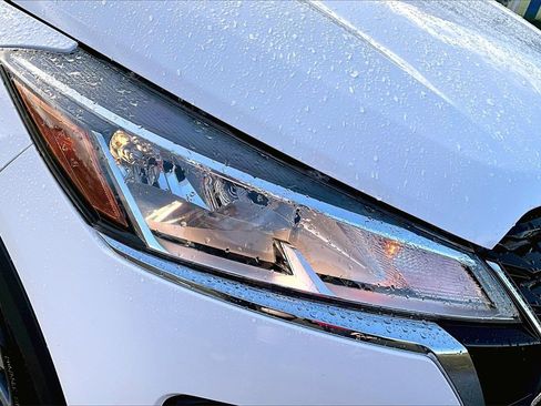 Used 2024 Nissan Kicks SV image 28