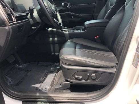 Used 2024 Kia Sorento S AWD/4WD image 25