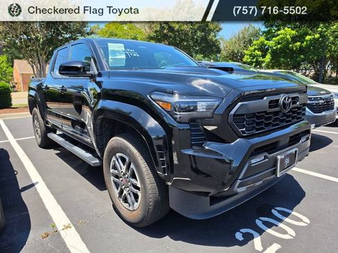 Used 2025 Toyota Tacoma TRD Sport AWD/4WD image 3
