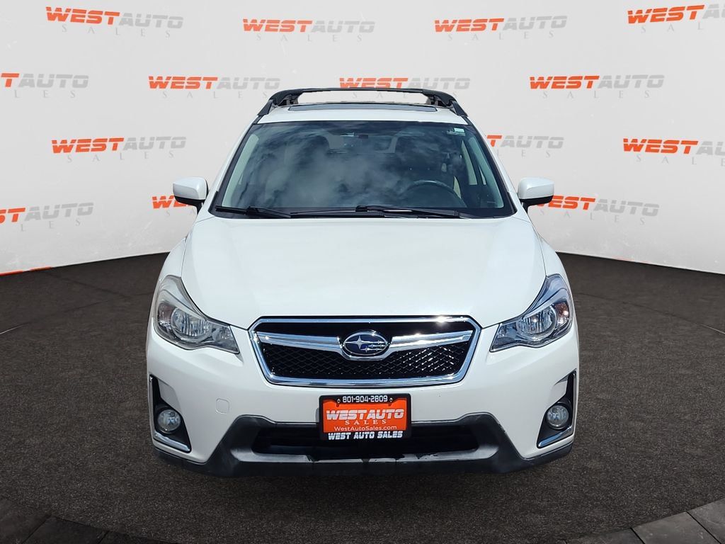 Used 2017 Subaru Crosstrek 2.0i Premium w/ Moonroof Package AWD/4WD image 8