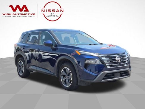Certified 2024 Nissan Rogue SV FWD image 3