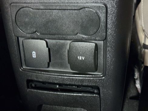Used 2024 Ford Explorer XLT w/ Equipment Group 202A RWD image 42