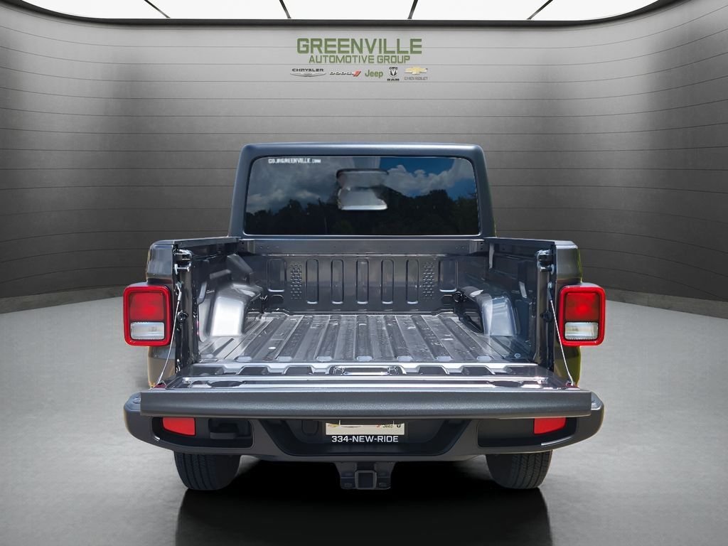 Used 2024 Jeep Gladiator Sport AWD/4WD image 32
