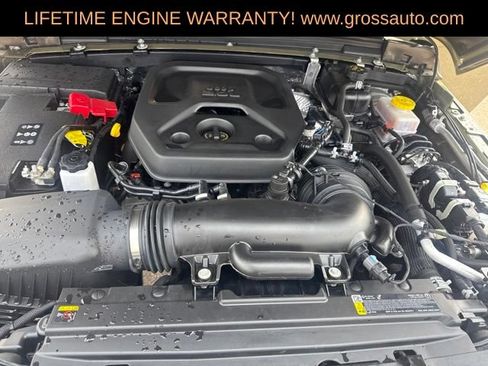 Used 2026 Jeep Wrangler Unlimited Sahara AWD/4WD image 40