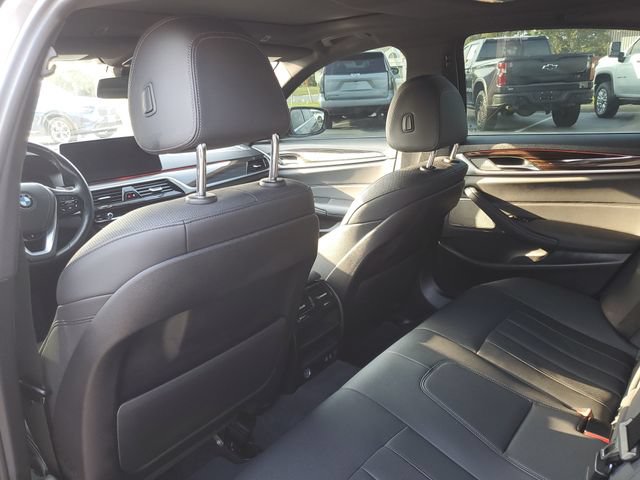 Used 2023 BMW 530e RWD image 13