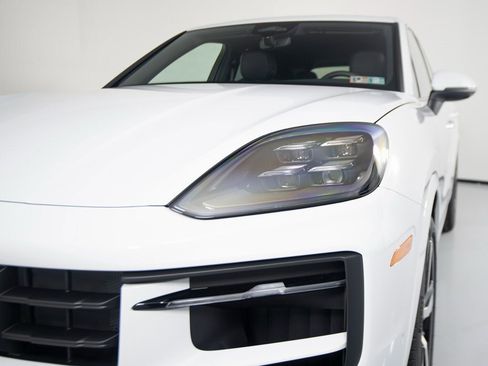 New 2026 Porsche Cayenne image 14