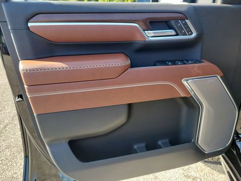 New 2025 GMC Sierra 3500 Denali Ultimate image 18