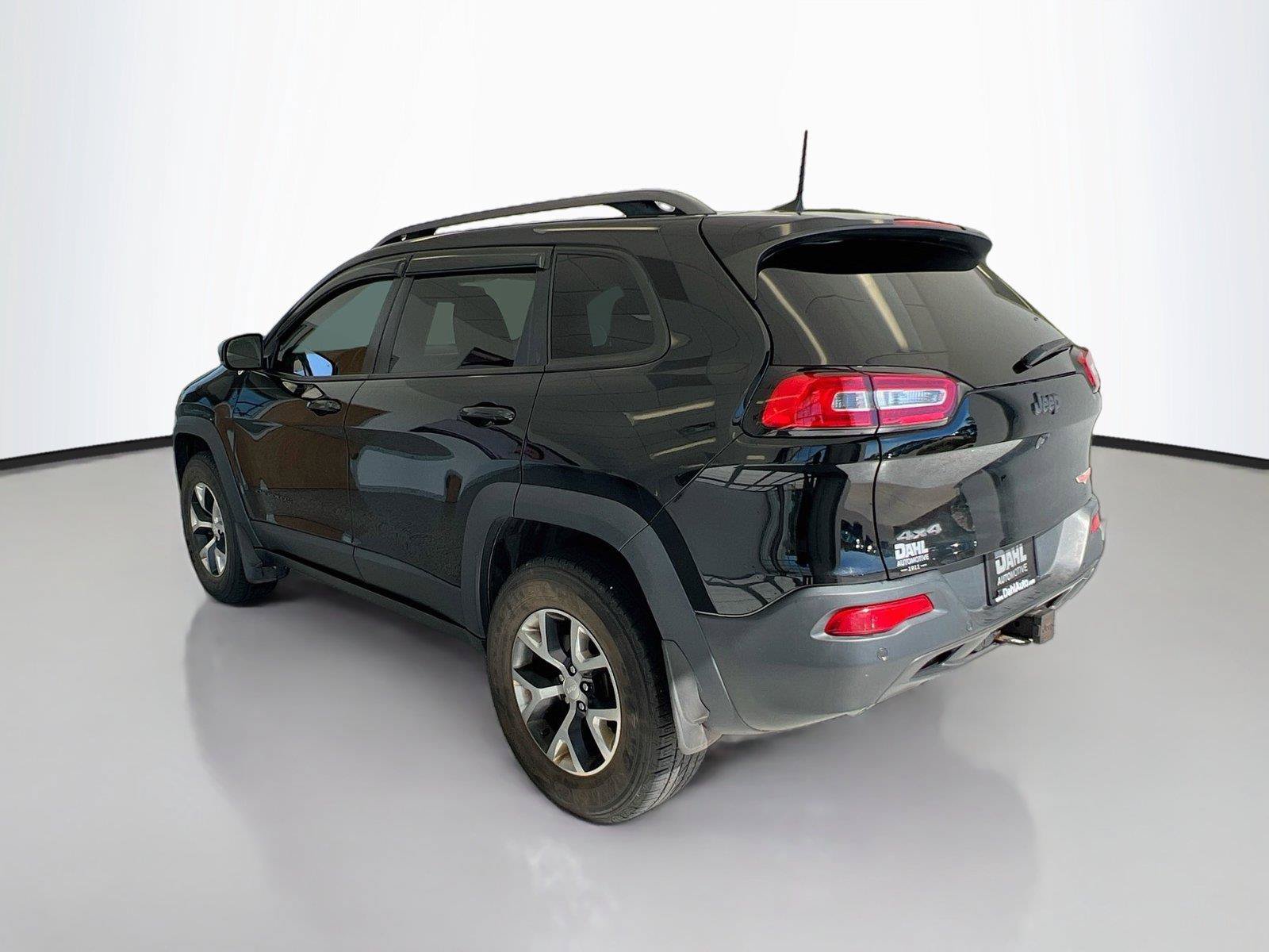 Used 2018 Jeep Cherokee Trailhawk w/ Comfort/Convenience Group AWD/4WD image 10