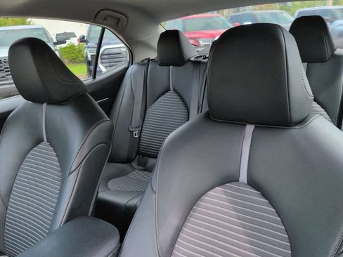 Used 2023 Toyota Camry SE FWD image 8