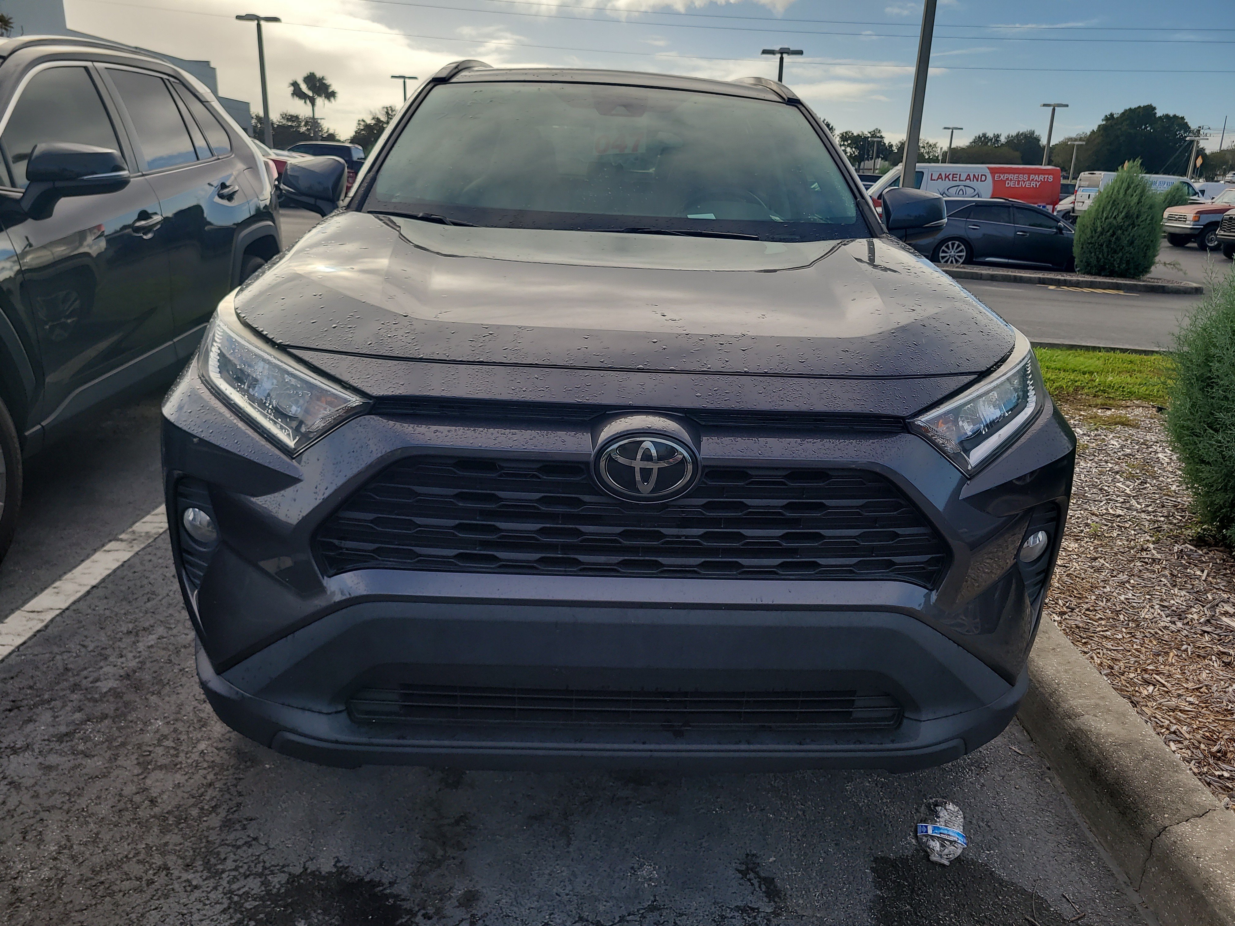 Used 2019 Toyota RAV4 XLE Premium FWD image 2