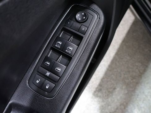 Used 2013 Chrysler 300 RWD image 14