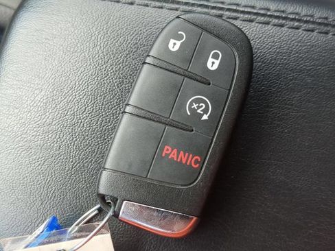 Used 2025 Jeep Compass Trailhawk AWD/4WD image 31