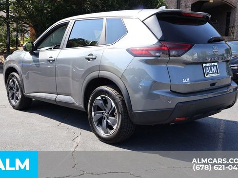 Used 2024 Nissan Rogue SV FWD image 8
