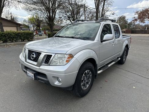Used 2014 Nissan Frontier PRO-4X w/ Pro-4x Luxury Package image 1