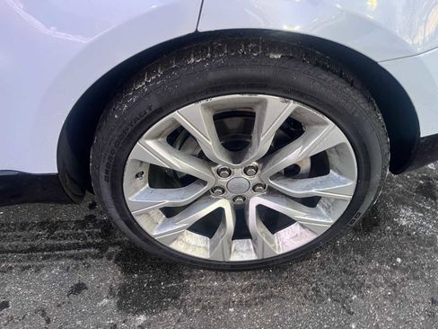 Used 2019 Land Rover Range Rover Sport HSE image 10