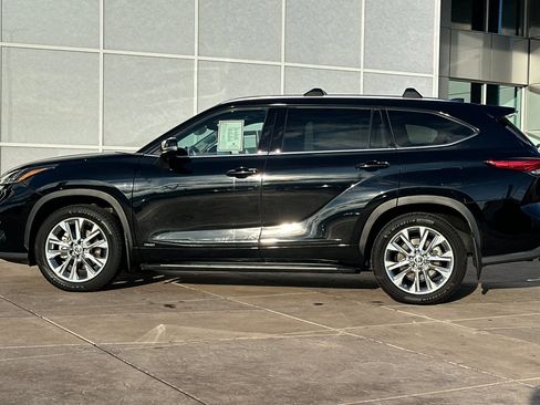Certified 2022 Toyota Highlander Limited image 8