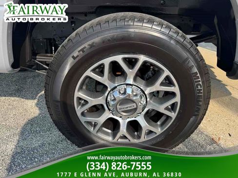 Used 2021 Ford F250 Lariat w/ Lariat Ultimate Package AWD/4WD image 31