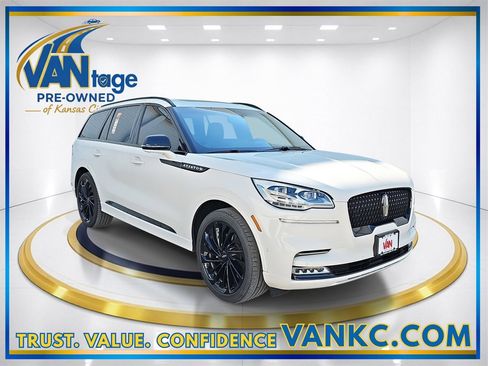 Used 2024 Lincoln Aviator Reserve w/ Equipment Group 201A image 3