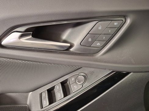 Used 2025 Chevrolet Equinox RS w/ Safety and Technology Package image 24