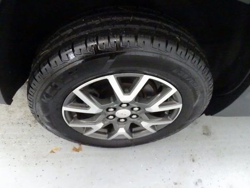 Used 2021 GMC Acadia SLE w/ Driver Convenience Package image 29